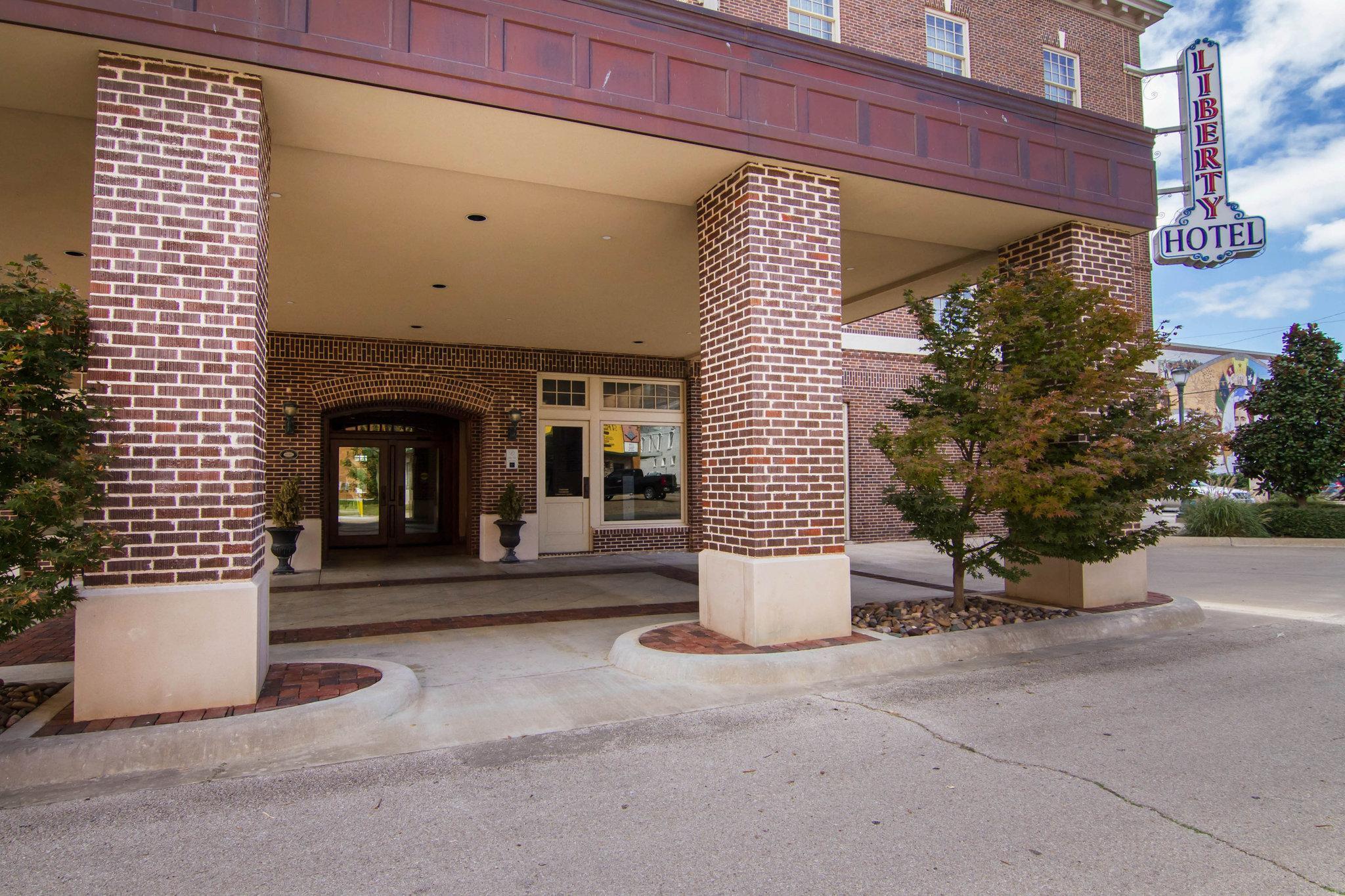 Liberty Hotel, Ascend Hotel Collection Cleburne Exteriör bild