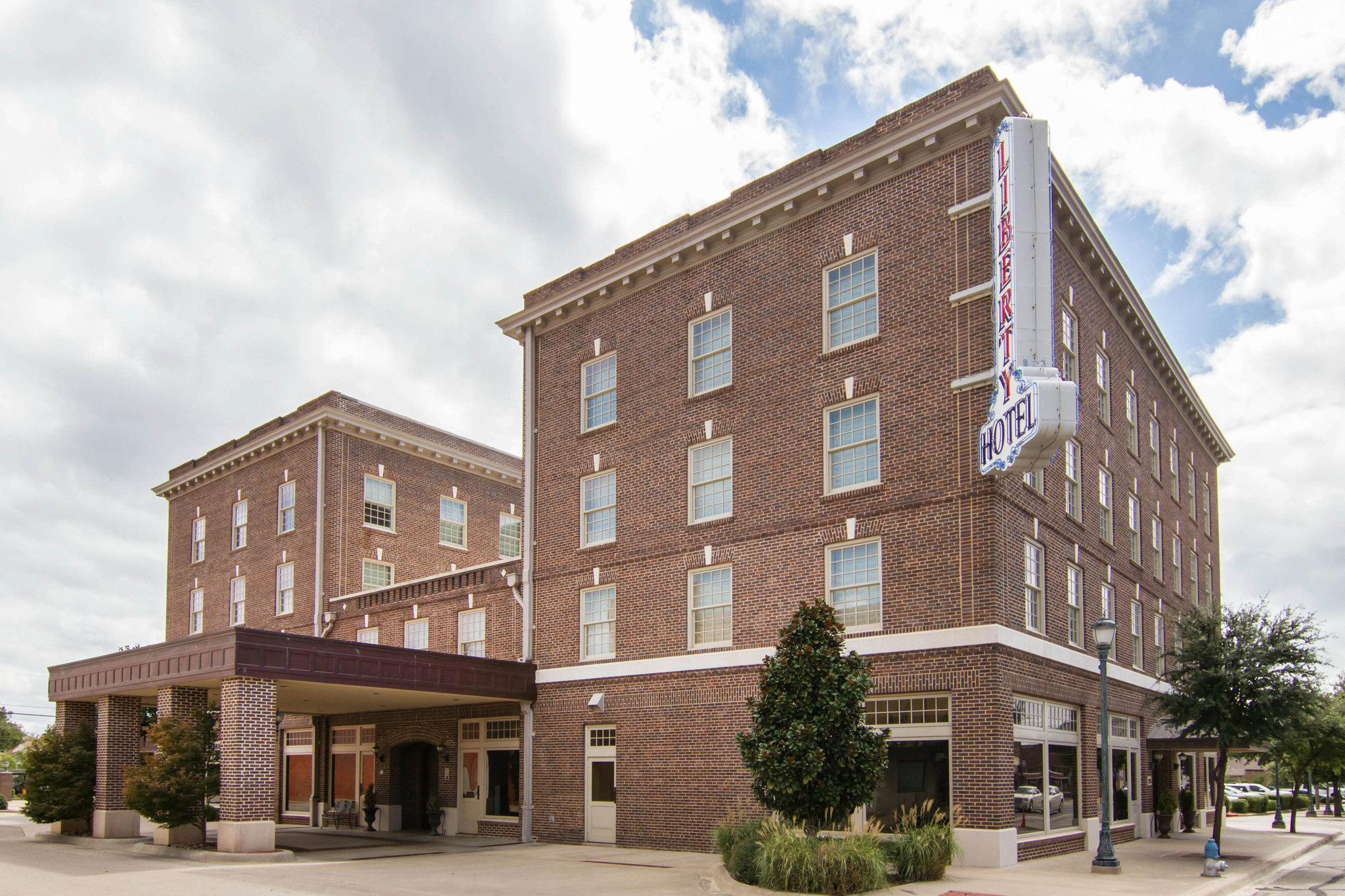 Liberty Hotel, Ascend Hotel Collection Cleburne Exteriör bild